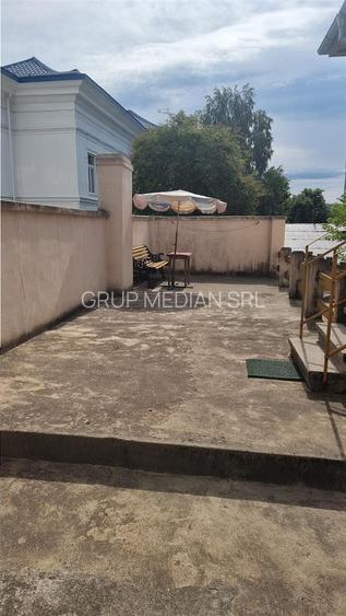 Casă de vanzare - Eleganță interbelică in centrul Ramnicului Valcea - 3