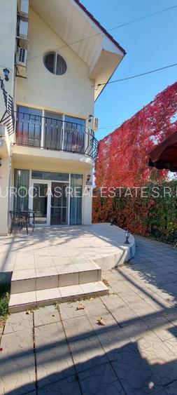 Exclusiv!Pensiune P+1+M pe partea marii  Eforie Nord-269.000 euro(Cod E8+E10) - 38