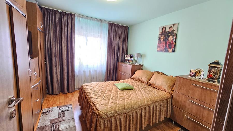 Apartament 3 camere decomandat zona Judetean,mobilat,122500 Euro