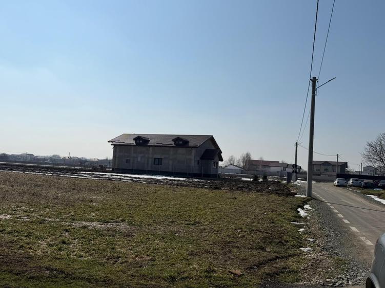 Domnești, teren langa pădure, 420mp, utilități,  deschidere 21ml, intravilan