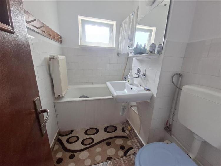 Apartament 3 camere, mobilat si utilat, zona Mioritei