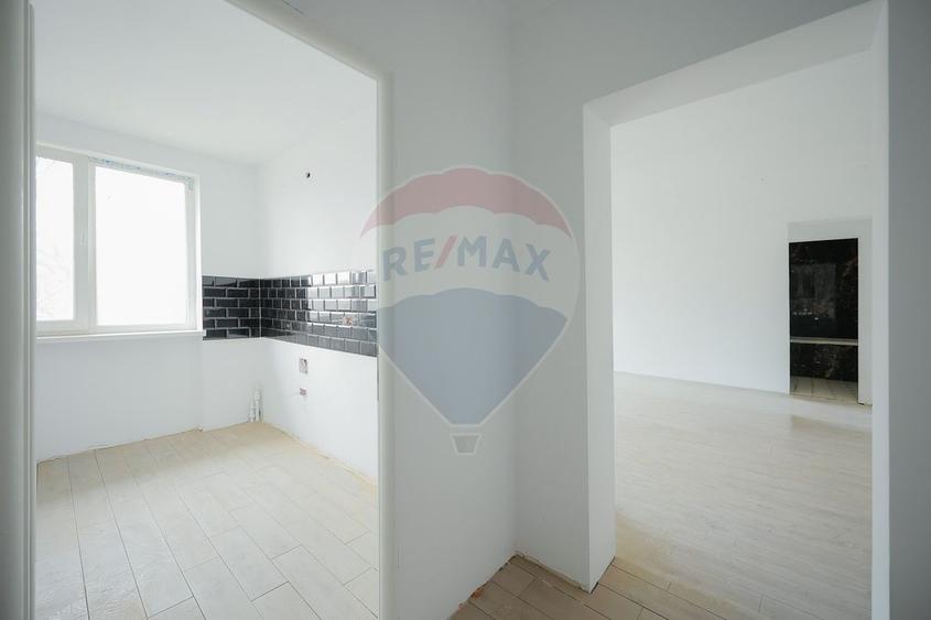 De vânzare apartament cu 2 camere, renovat, în zona Rogerius