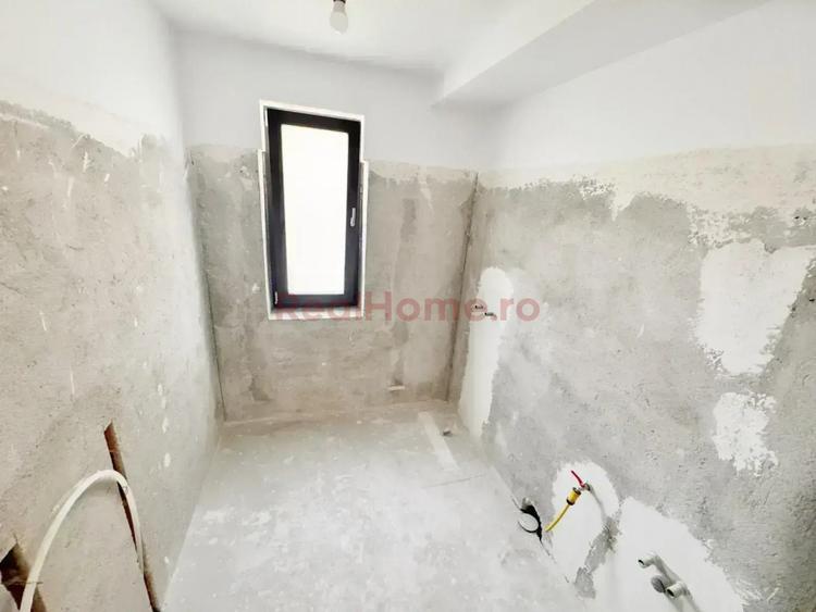 Casa / Vila | 5 camere | Curte 220 mp | metrou 15 min |
