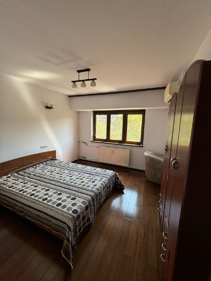Proprietar inchiriez apartament 3 camere zona Unirii - fantani