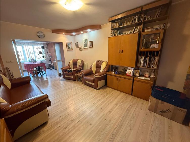 Apartament trei camere - parter cu extindere - Poliție Gară