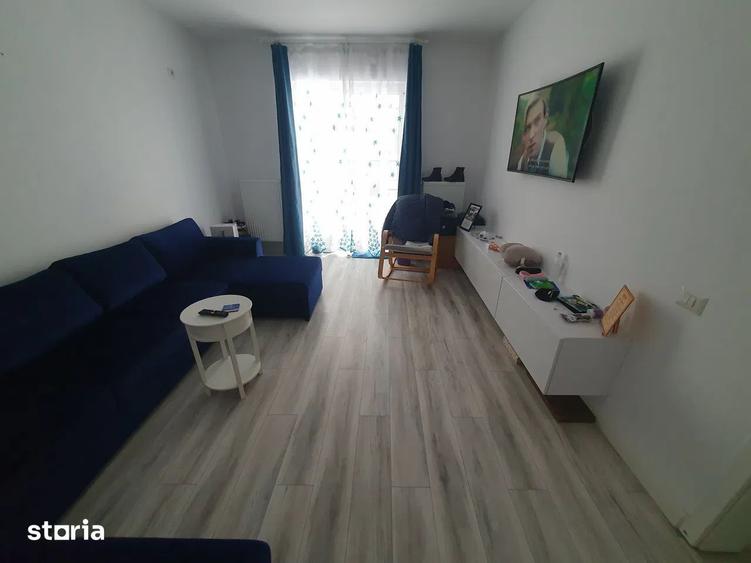 De vanzare 2 camere parter si curte proprie - -Dobroesti