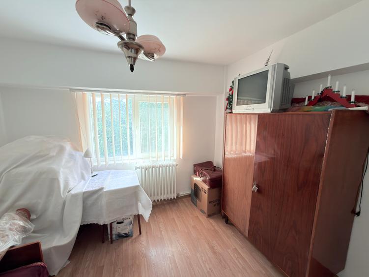 Apartament cu 3 camere zona parcul Mihai Eminescu