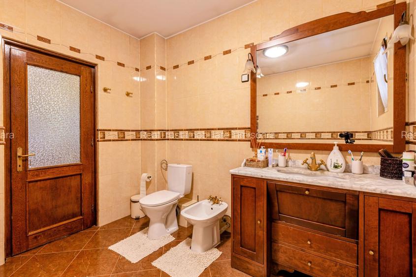 Vilă S+P+M, 2 fronturi stradale, ideală locuit/birouri/clinică, grădiniță, etc - 11