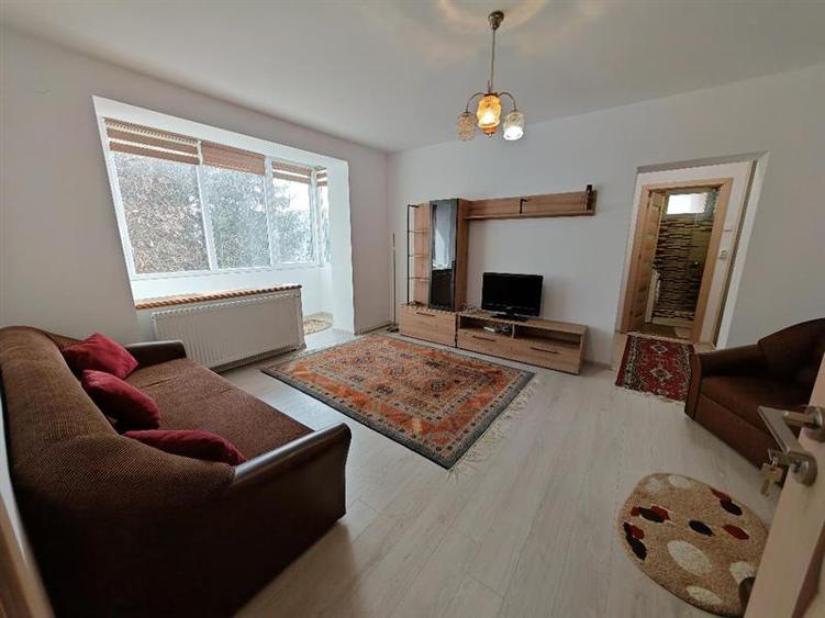 Inchiriem Apartament 2 Camere, Modern, Semidecomandat, Tractorul