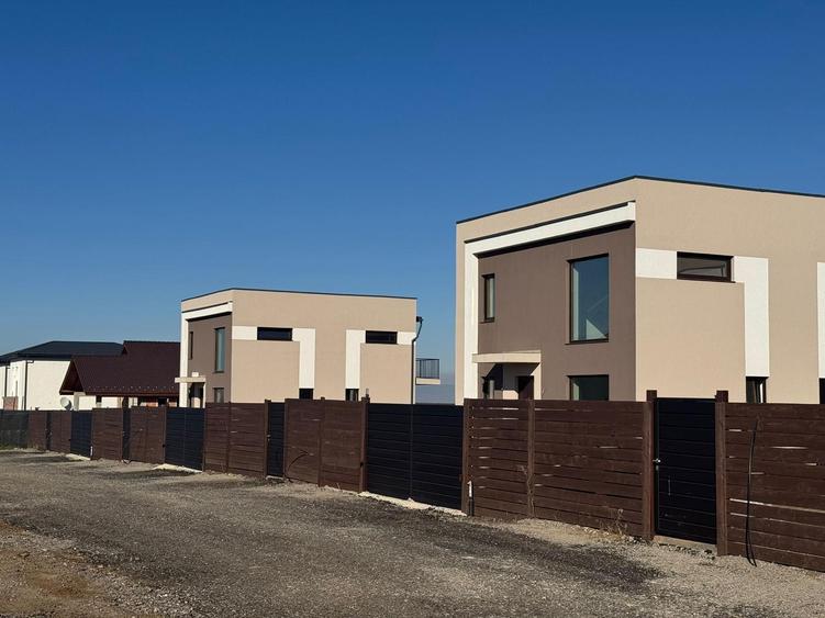 Casa Individuala moderna, intabulata si racordata la toate utilitatile