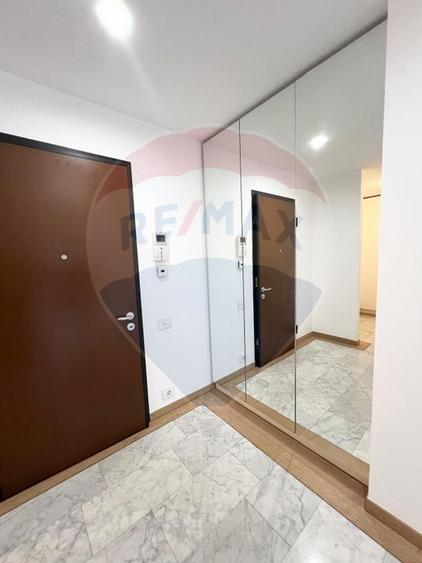 Apartament cu 4 camere de închiriat în zona Aviatorilor