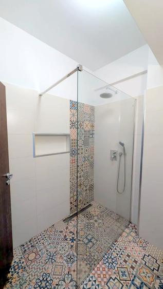 3 camere, 2 bai, bloc nou, cu garaj, in Zorilor, zona benzinariei MOL