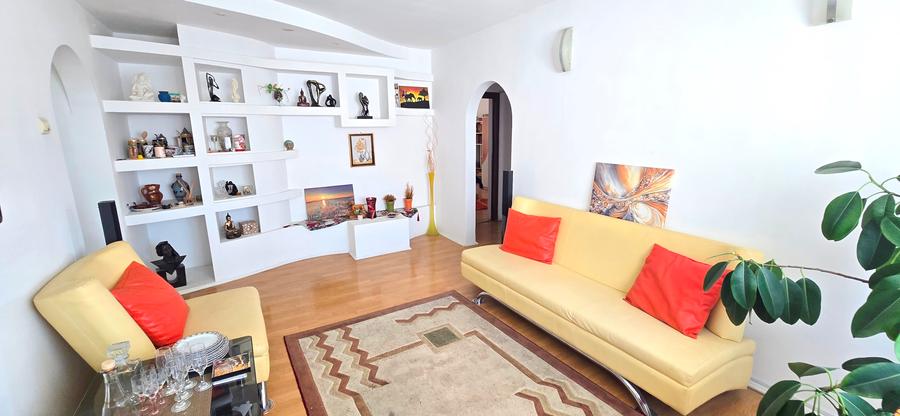 INTABULAT Apartament 3 camere 70 mp, mobilat, boxa 10 mp