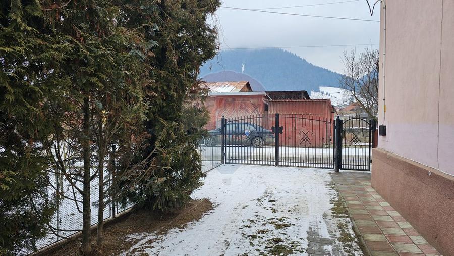 Casă / Vilă de vânzare în Campulung Moldovenesc, Suceava