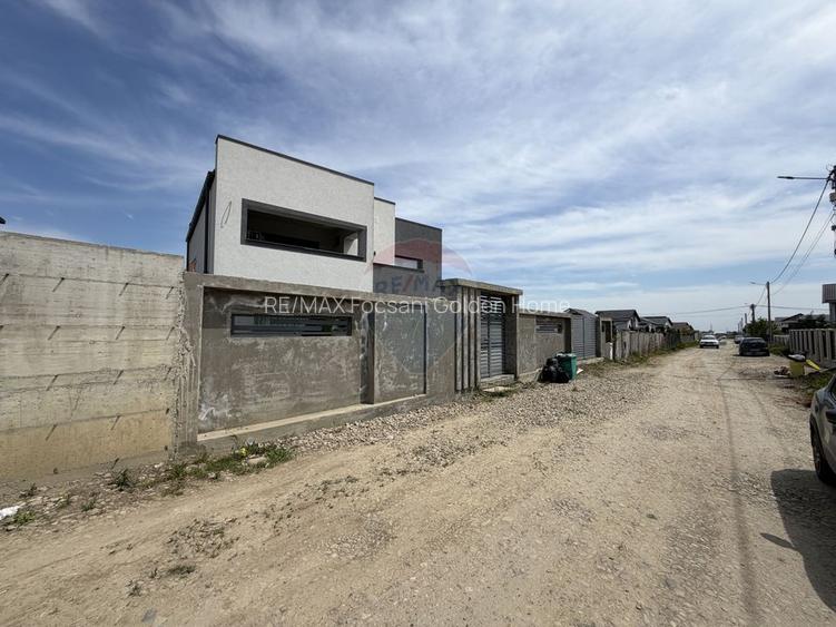 Casă / Vilă cu 5 camere de vânzare în zona Exterior Vest - 31