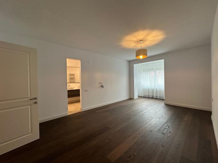 Vilă cu grădină privată în Herăstrău | 282 mp utili | 7 camere