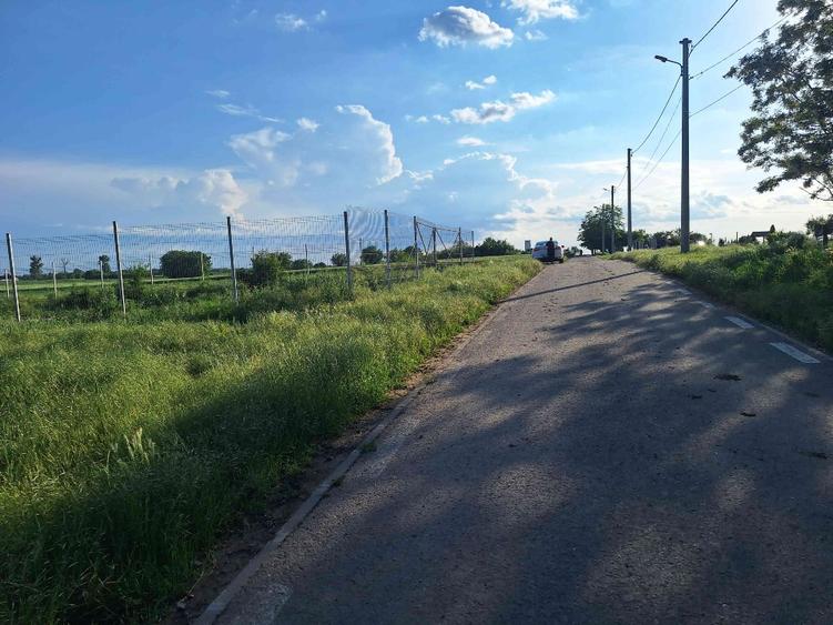 Teren de vânzare intravilan.