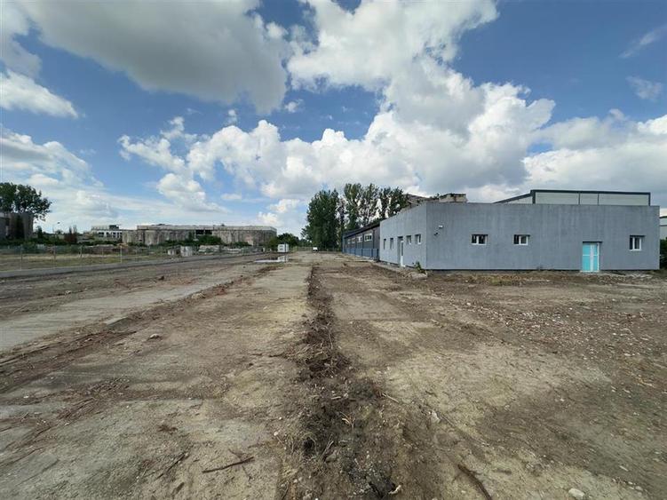 Teren/ platforma de inchiriat de la 500mp la 3000mp, zona Vama Iasi si Kaufland