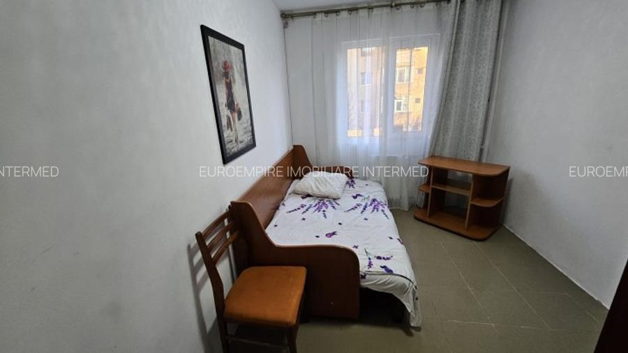 Apartament 3 camere de vanzare zona KM 4-5 - 3