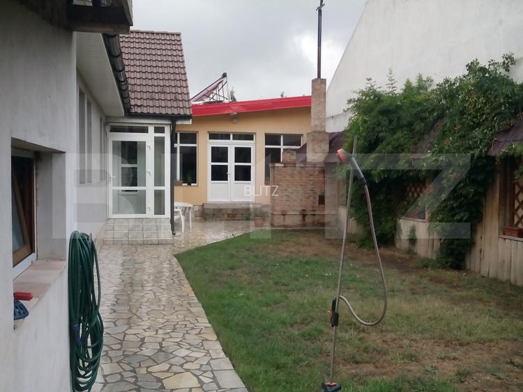 Casa de vanzare cu 3 camere, avand suprafata de 168 mp situata in Oradea - 2
