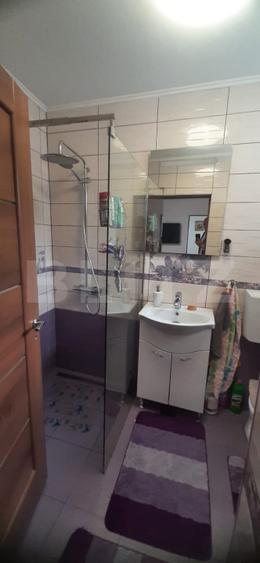 Apartament de vanzare, la casa, cu 2 camere si garaj 66 mp zona Lazaret