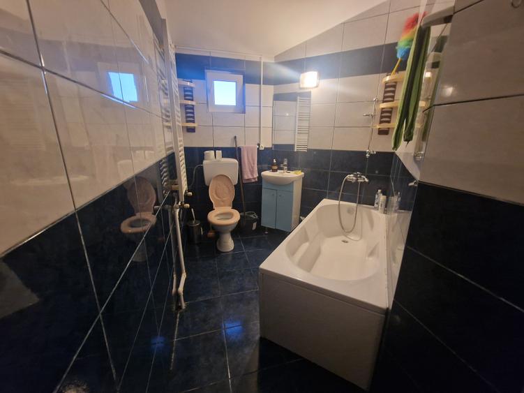 Navodari zona Sud- 2 camere decomandate, termen lung - 300euro/luna