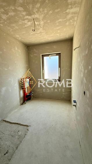 Casa tip duplex semifinisat, 5 camere, zona Tautiului
