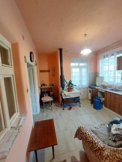 Vand casa cu teren generos in zona Baile 1Mai