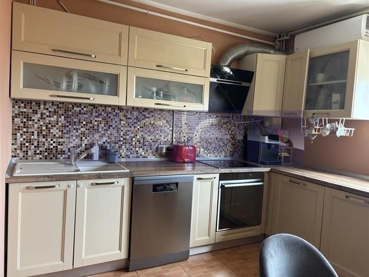 VANZARE 4 CAMERE DECOMANDAT PARCARE CALEA VITAN