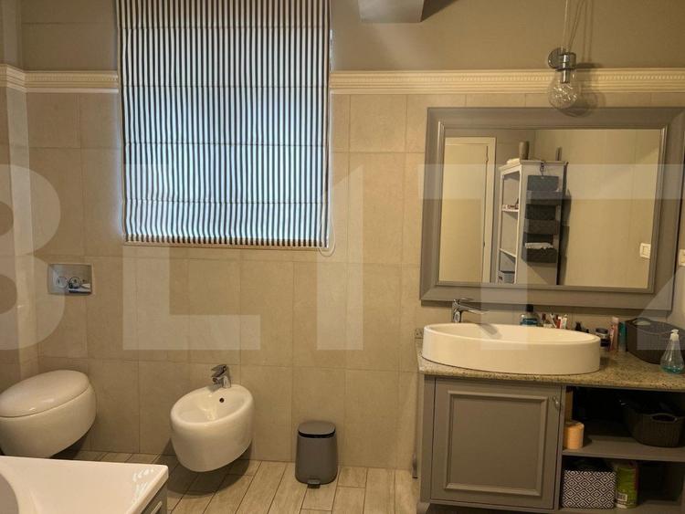 Apartament de 6 camere, 240mp, 2 parcari subterane, zona Lidl