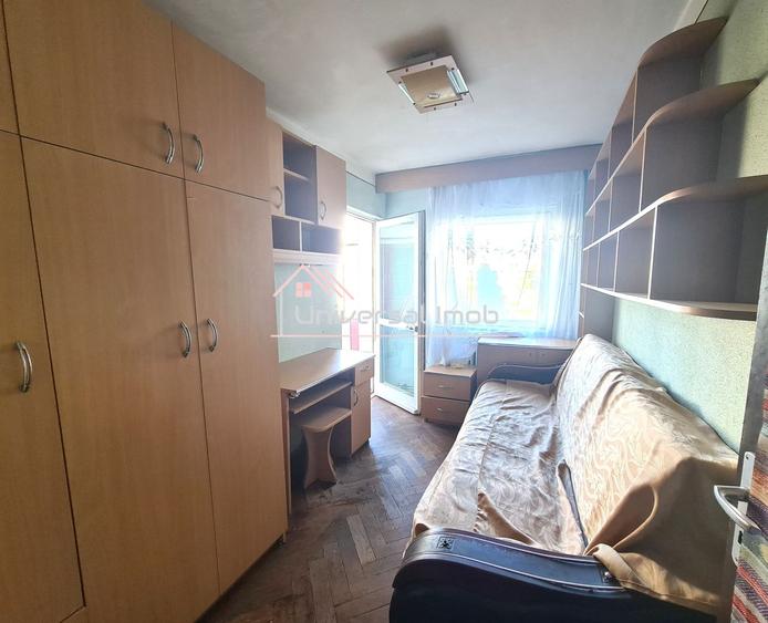 Apartament cu 4 camere decomandate,  in Manastur