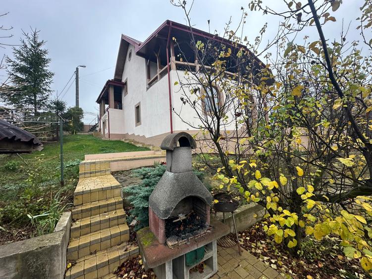 Casa de vanzare in Bucium