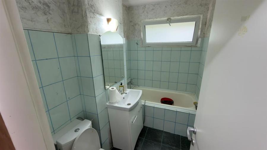 Spatiu comercial de inchiriat in Podul Ros