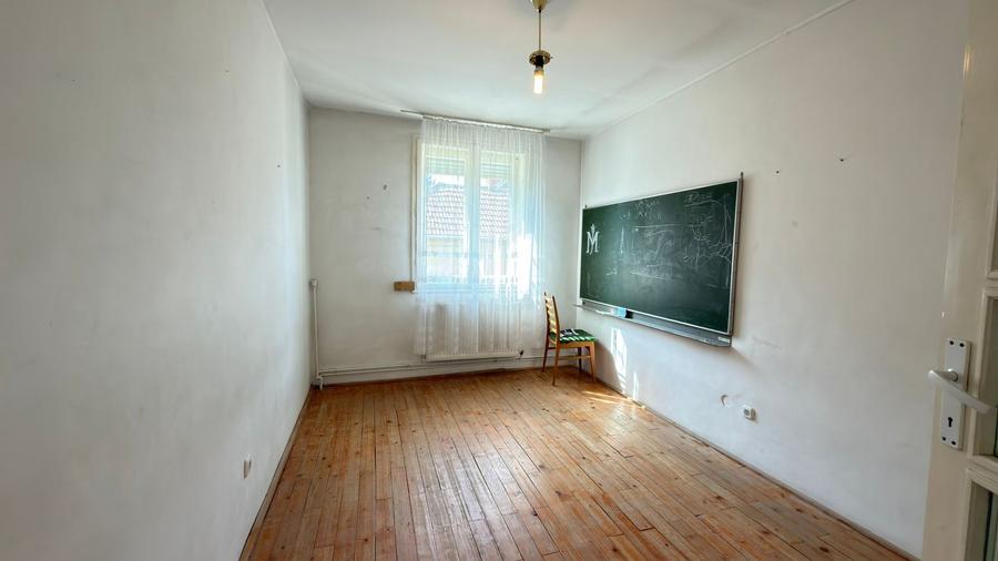 Oportunitate Inchiriere 2 Clădiri cu teren Zonă Centrală – Carei