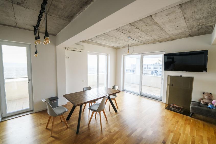 Apartament tip penthouse 3 camere cu priveliște