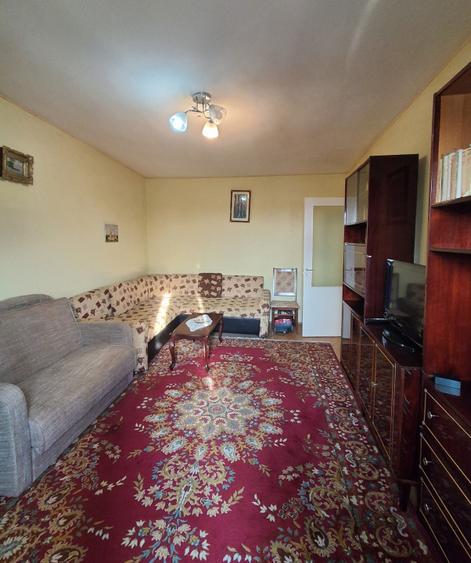 Apartament 2 camere de vânzare – decomandat, 52 mp – zona Vest