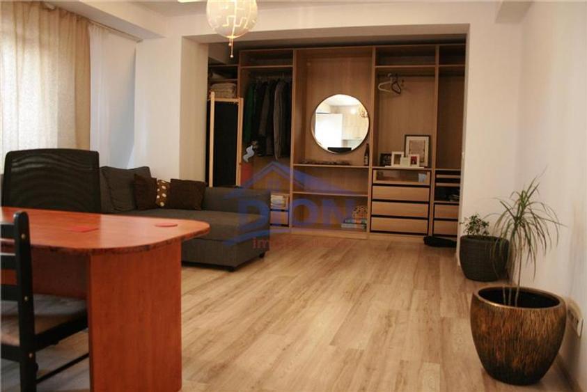 APARTAMENT 2 CAM, PIATA IANCULUI