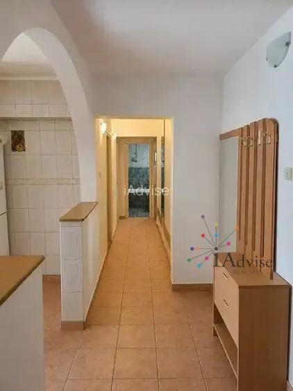 Apartament 3 camere decomandat  64 mp - 2