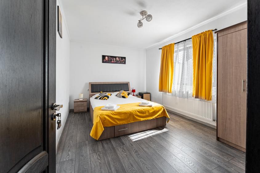 Com0%|Vilă turistică cu 8 camere + căsuțe A-frame, teren 5575 mp Călimănești, VL