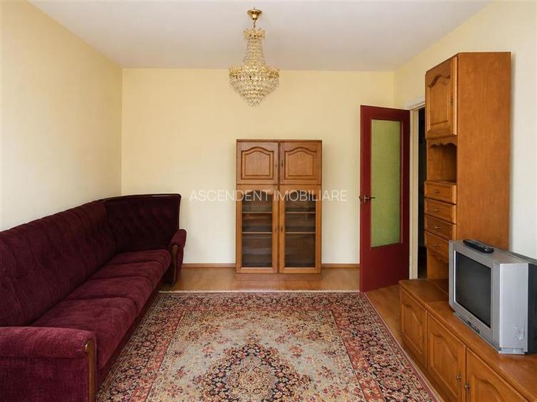 Calea Bucuresti,3 camere decomandate,  etaj 2, 87mp,  2bai, centrala proprie, te - 9