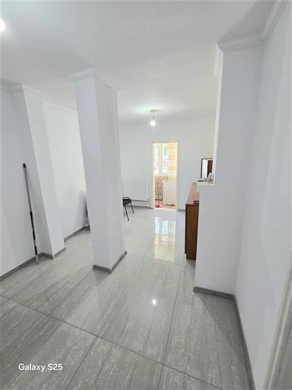 Apartament 2 Camere, Decomandat, Navodari