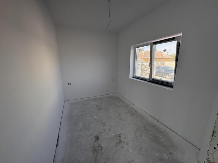 CASA INDIVUALA, 500MP TEREN, SUPRAFATA GENEROASA