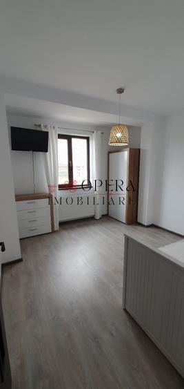 Apartament 3 camere, decomandat, de vanzare, zona CUG