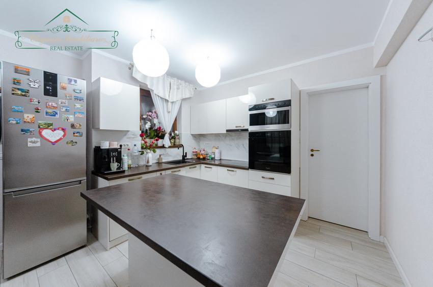 Vila moderna cu 4 camere, zona Westfield, Arad