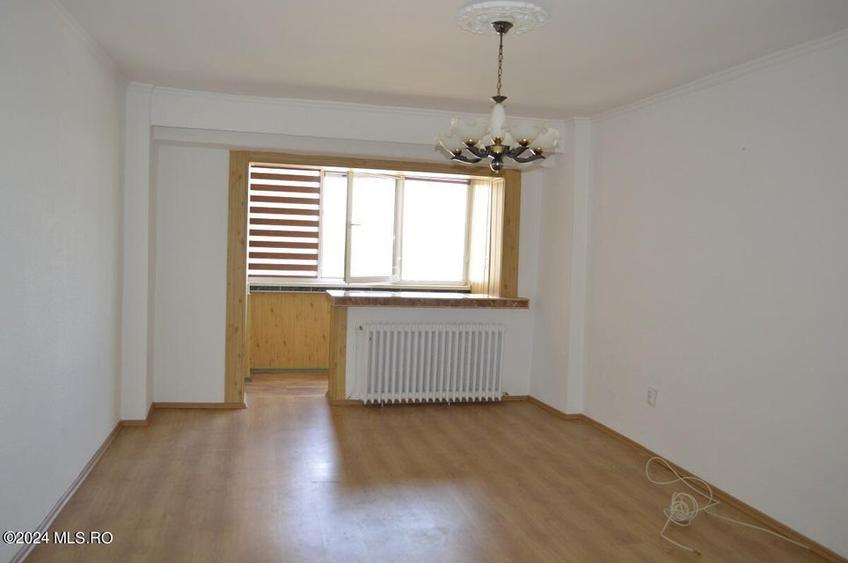 	Centru - Apartament 4 camere - 103 mp, 3 balcoane, loc de parcare! - 4