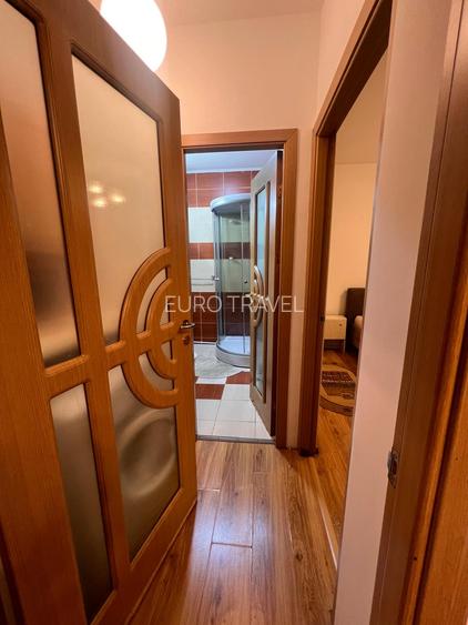 apartament modern, curat, centrala gaz, loc parcare , Tomis 2-Spital , 450 euro - 10