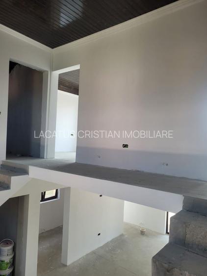 VILA DEOSEBITA VALU LUI TRAIAN P+M - 12