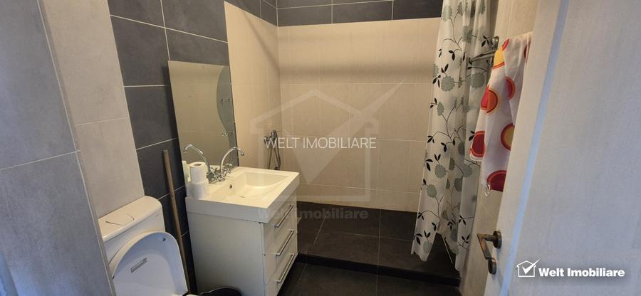 Apartament trei camere, semidecomandat, strada Porii - 8