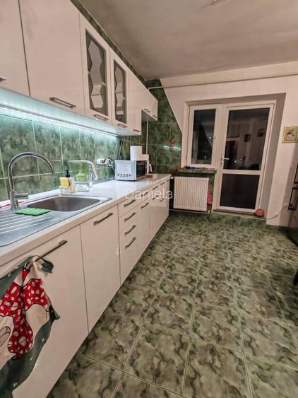 Vând/schimb ap. 2 cam., Bd. Fratii Golesti, Pitesti, et.4/8, an 1993, 71 mp - 8