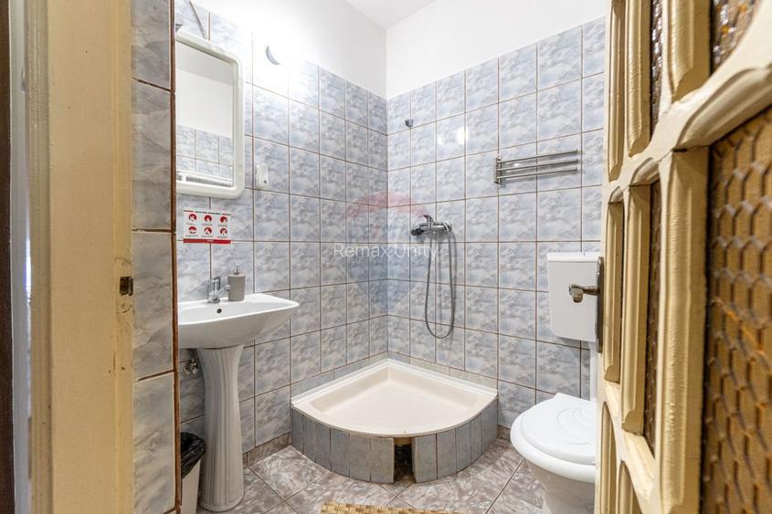 Casă / Vilă cu 20 camere de vânzare în Timisu de Jos, DN1, Brasov - 35